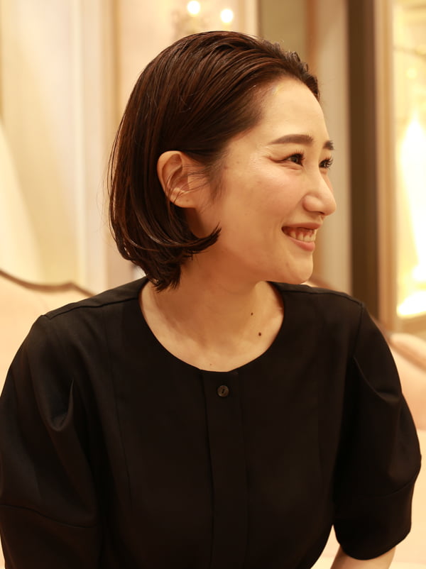 ドレスコーディネータ― マネージャー の坂倉麻里子(さかくらまりこ)のスタッフインタビュー