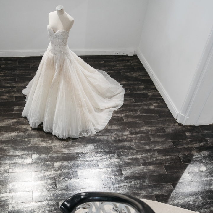 ウェディングドレスを着せたトルソー