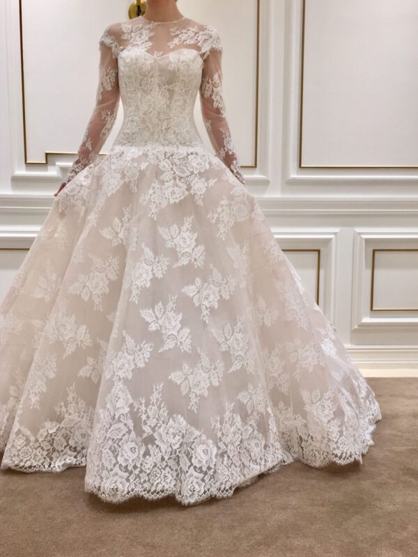 新作ドレスのご紹介 ～Monique Lhuillier (モニーク・ルイリエ) ～