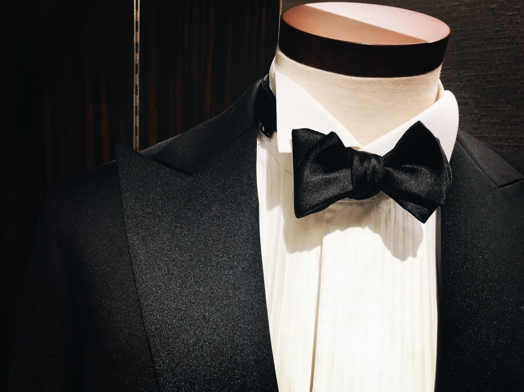 トリートドレッシング　黒　蝶ネクタイ、黒カフリンクス、白ポケットチーフ 蝶ネクタイ～Bow Tie～ - TREAT(トリート) | ウエディングドレスの