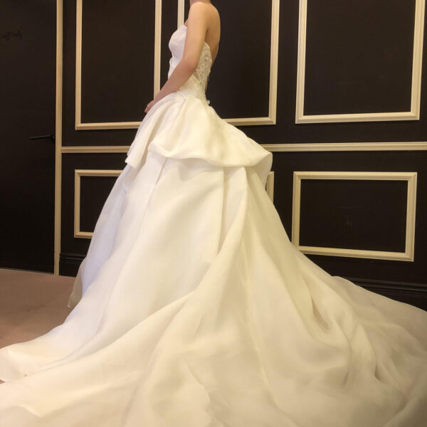 新作ドレスのご紹介 ～Monique Lhuillier (モニーク・ルイリエ) ～