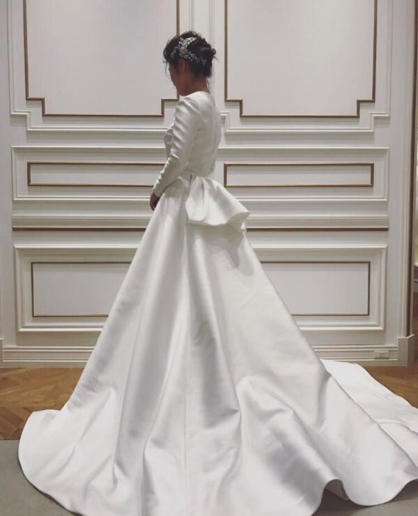 新作ドレスのご紹介 ～Reem Acra (リーム・アクラ)～