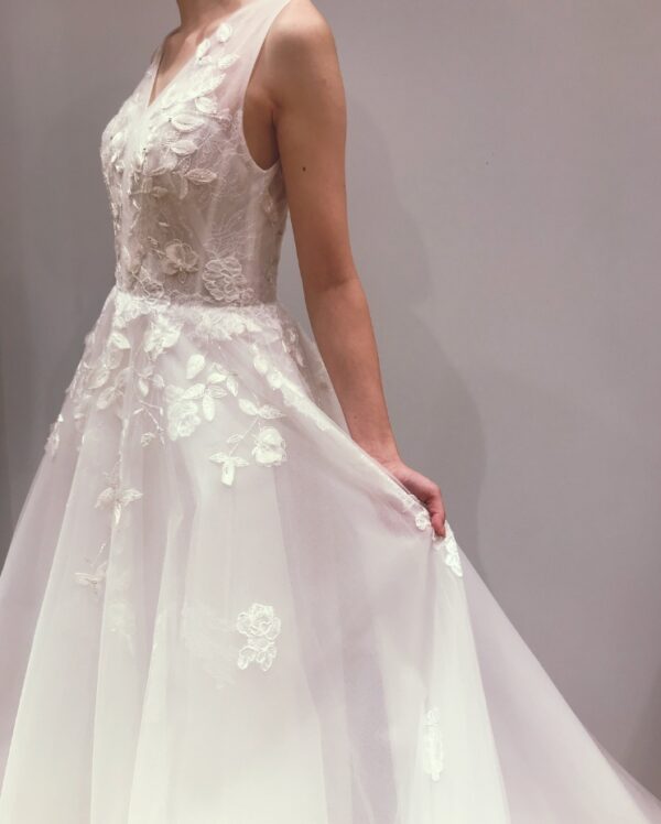 【新作】Monique Lhuillier(モニーク・ルイリエ)/Aライン