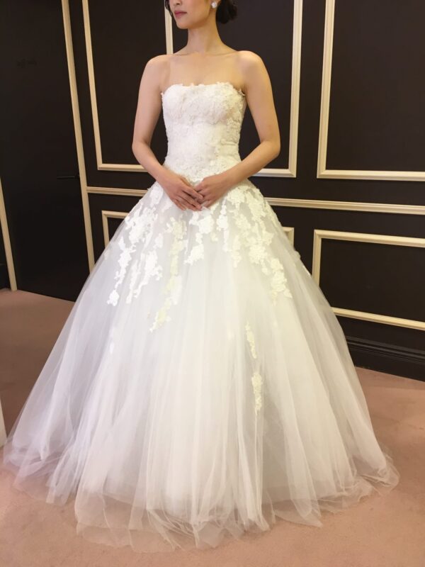 新作ウェディングドレスのご紹介 ～Reem Acra（リーム・アクラ）～