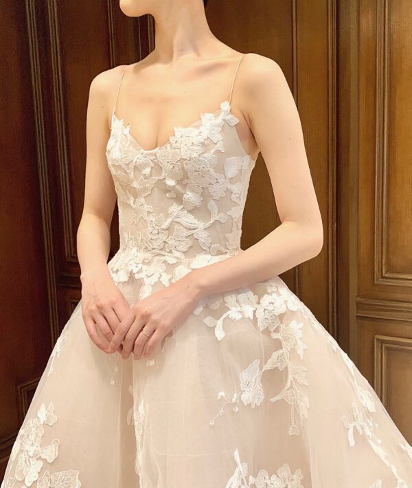 新作ウェディングドレスのご紹介〜Monique Lhuillier（モニーク・ルイリエ）〜