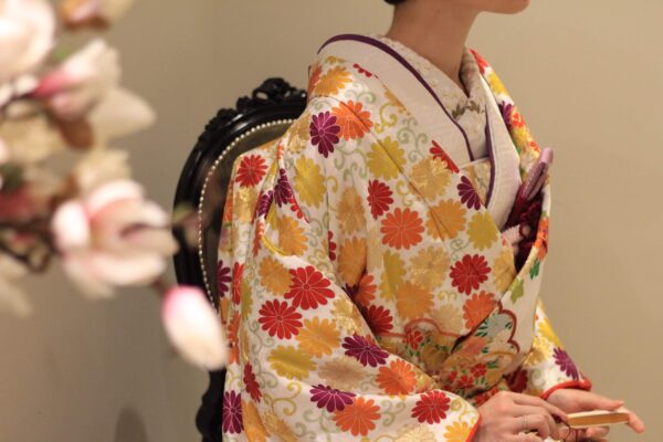 和装コーディネートのご紹介　～白地の色打掛～