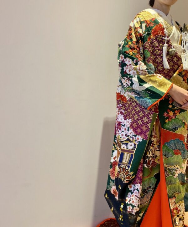 和装コーディネートのご紹介 ～緑地の色打掛～