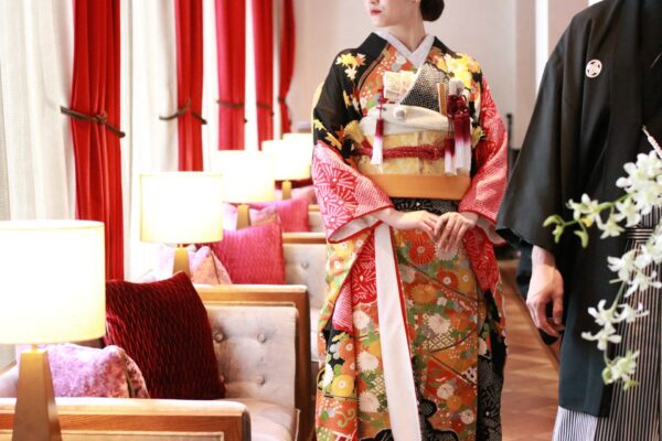 赤坂プリンスクラシックハウスにおすすめの和装のご紹介～黒地・紫地の本振袖～