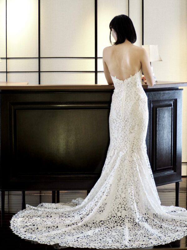 Monique Lhuillier(モニーク・ルイリエ)の新作ウェディングドレスのご紹介