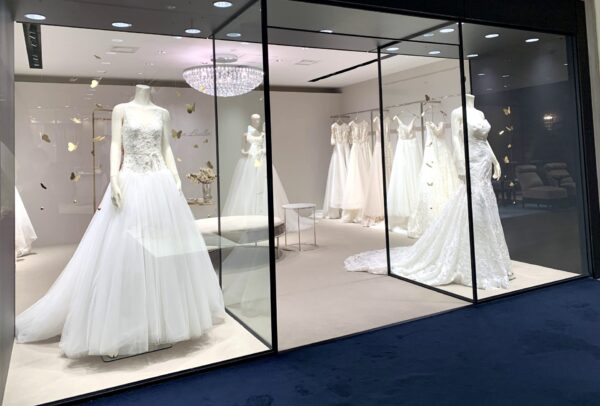 Monique Lhuillier(モニーク・ルイリエ)のインショップがオープン