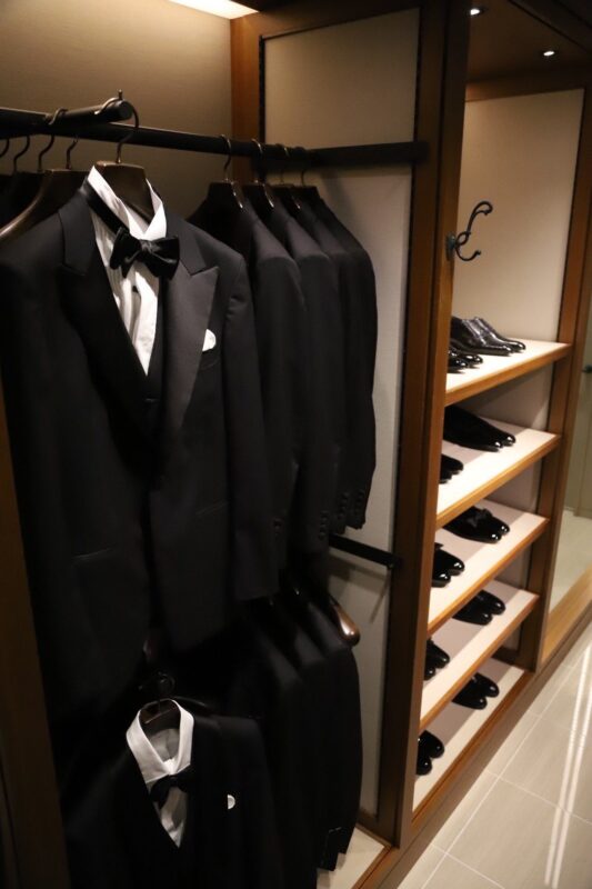タキシードを大阪でお探しのご新郎様へ