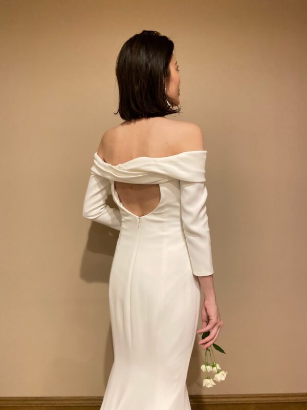 CAROLINA HERRERA(キャロリーナ・ヘレラ)のクラシカルなウェディングドレスのご紹介