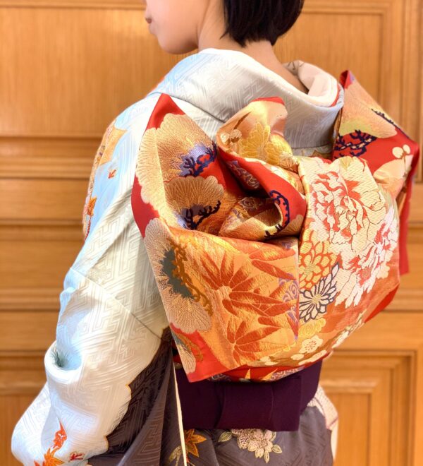 白地と黒地の本振袖～和装のコーディネートのご紹介～