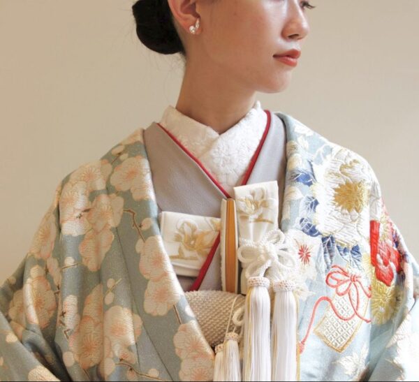 青地の色打掛　新作和装のコーディネートのご紹介