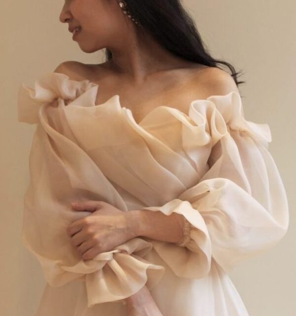 フェミニンな新作ウェディングドレスのご紹介～Monique Lhuillier(モニーク ルイリエ)～