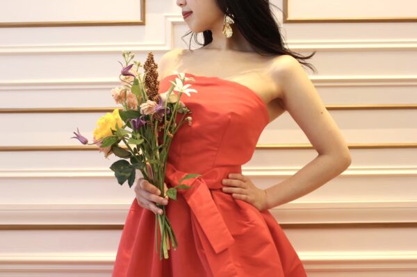 Monique Lhuillier（モニーク ルイリエ） 〜春におすすめのオレンジのカラードレスのご紹介〜