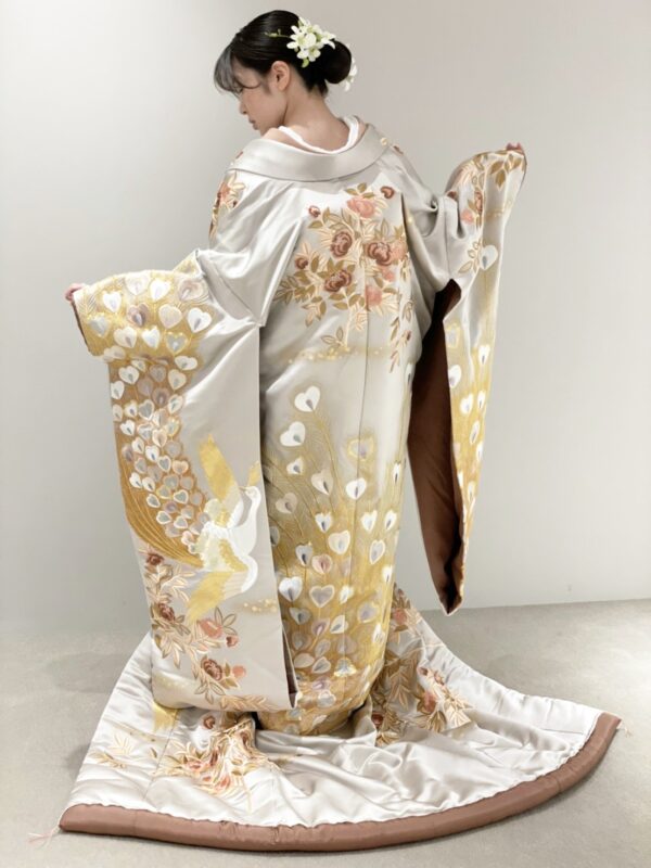 関西エリアにおすすめモダンなグレーの色打掛～トリート オリジナル着物のご紹介～