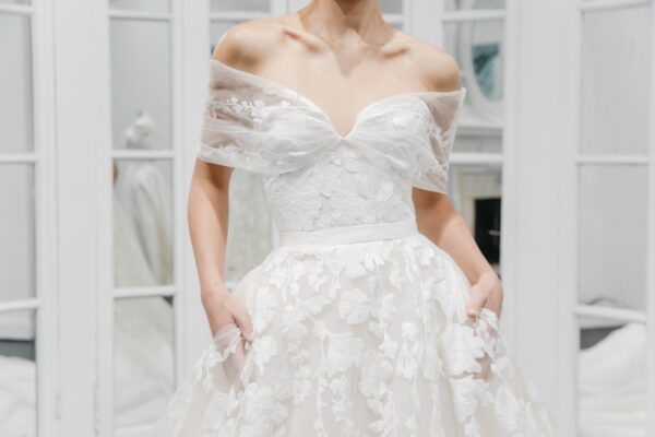 トリート埼玉店がセレクトするウェディングドレスのご紹介