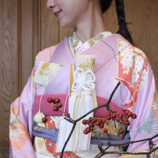 藤色の本振袖のご紹介～名古屋エリアの結婚式におすすめのお色直し和装～
