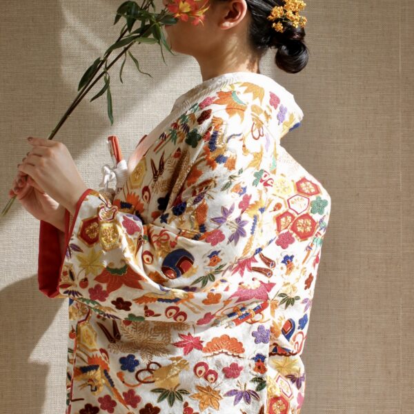 京都エリアの結婚式におすすめの色打掛のご紹介