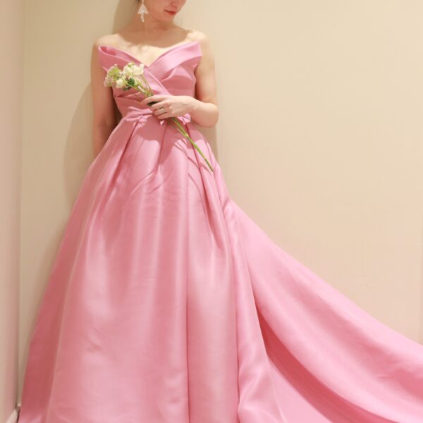 新作カラードレスのご紹介１～Monique Lhuillier(モニーク ルイリエ)～