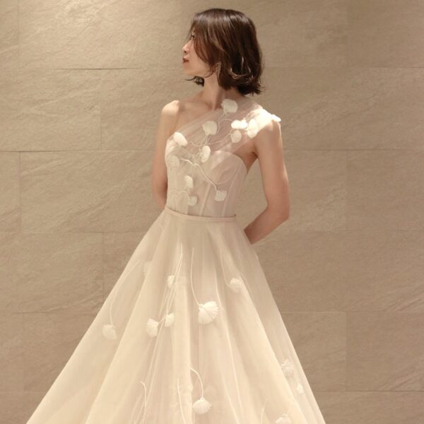 新作ウェディングドレスのご紹介～Mira Zwillinger(ミラ ズウィリンガー)～