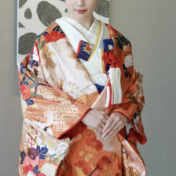 東京エリアの結婚式におすすめの朱赤の色打掛のご紹介