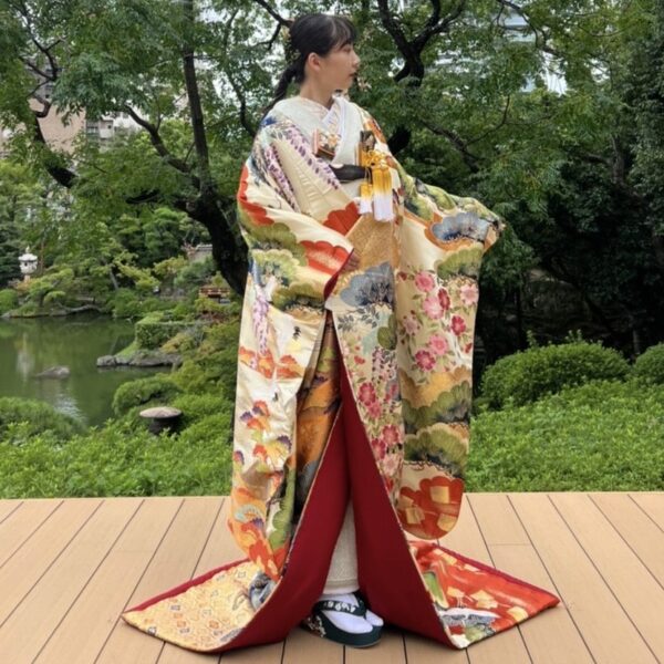 相楽園のお色直しにおすすめのモダンな色打掛のご紹介～日本三景図～