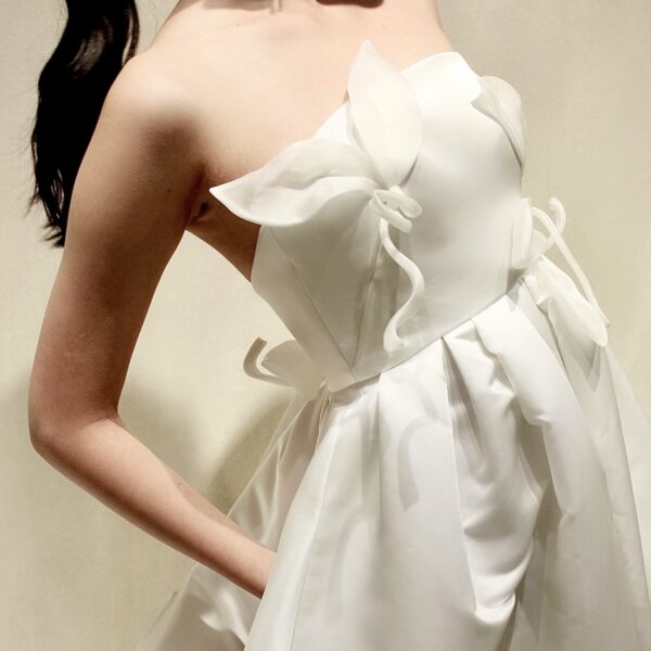 新ブランドTHE 2ND SKIN CO（ザ セカンド スキン コ）の新作ウェディングドレスのご紹介