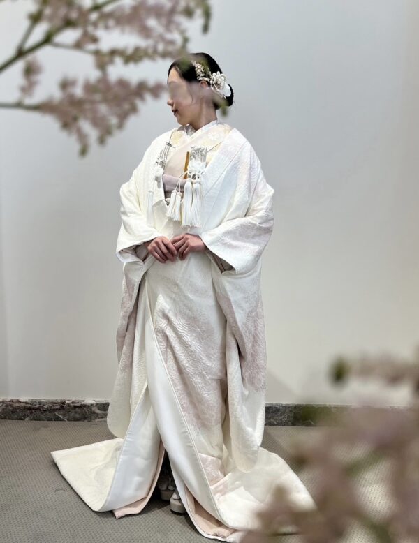 桃色の新作白無垢と和装小物のご紹介〜emi takazawa(エミ タカザワ)の髪飾り〜