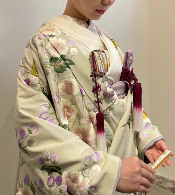 神戸エリアの結婚式におすすめの鶯色の新作色打掛のご紹介