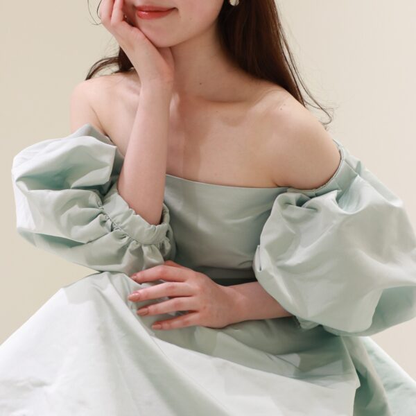 お色直しにおすすめの寒色のカラードレスのご紹介