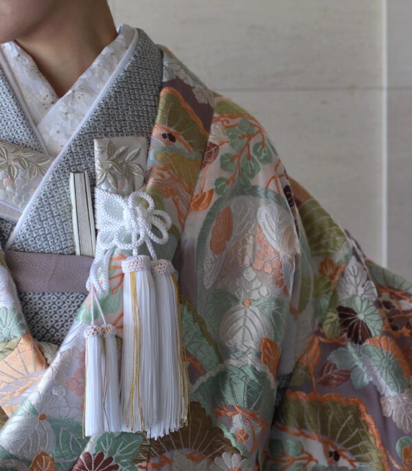 ザ ルイガンズ スパ＆リゾートでの結婚式におすすめの色打掛〜モダンなコーディネートのご紹介〜