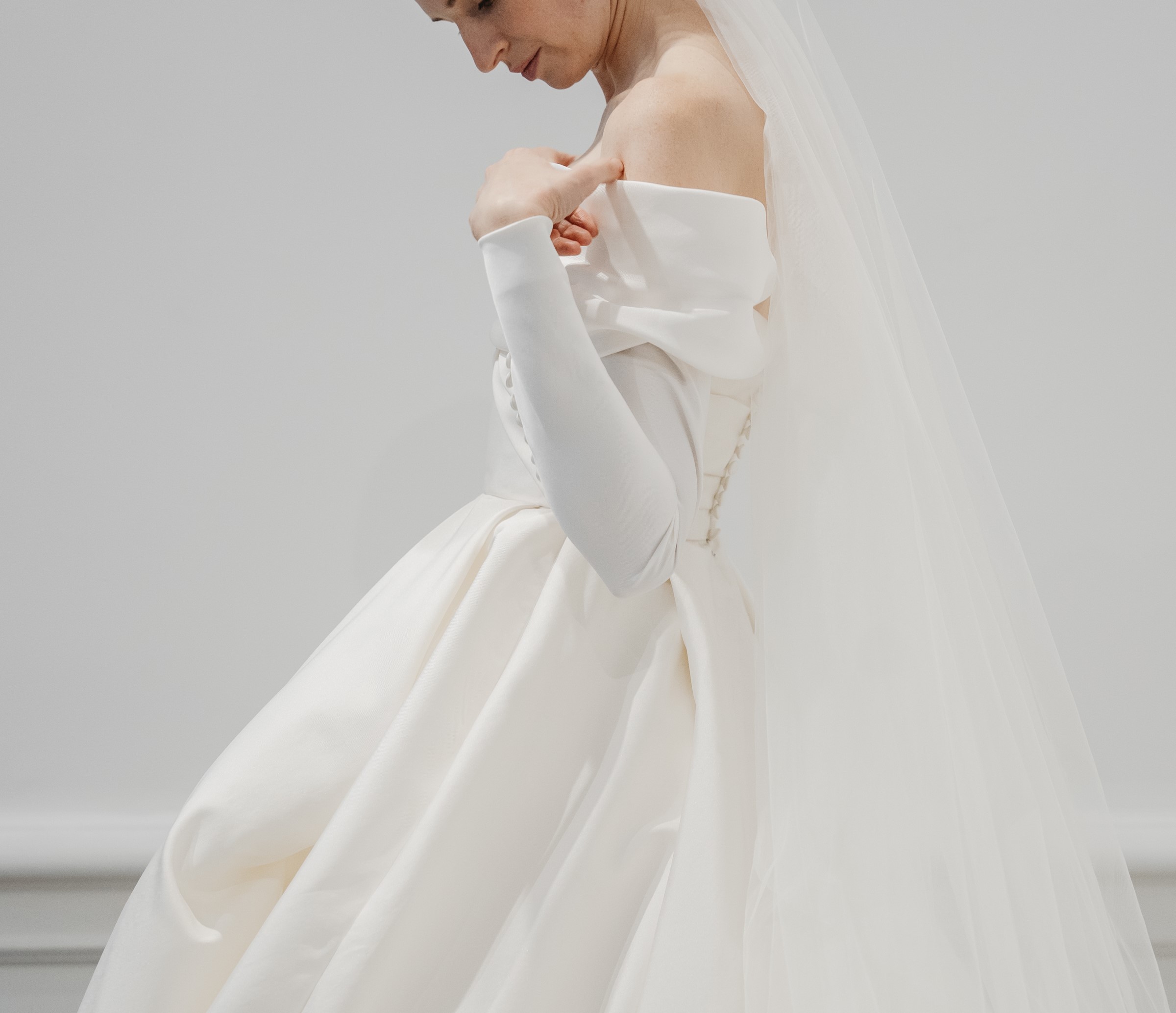 エリー サーブ ブライダル 2025年秋冬コレクション　ポップアップイベント