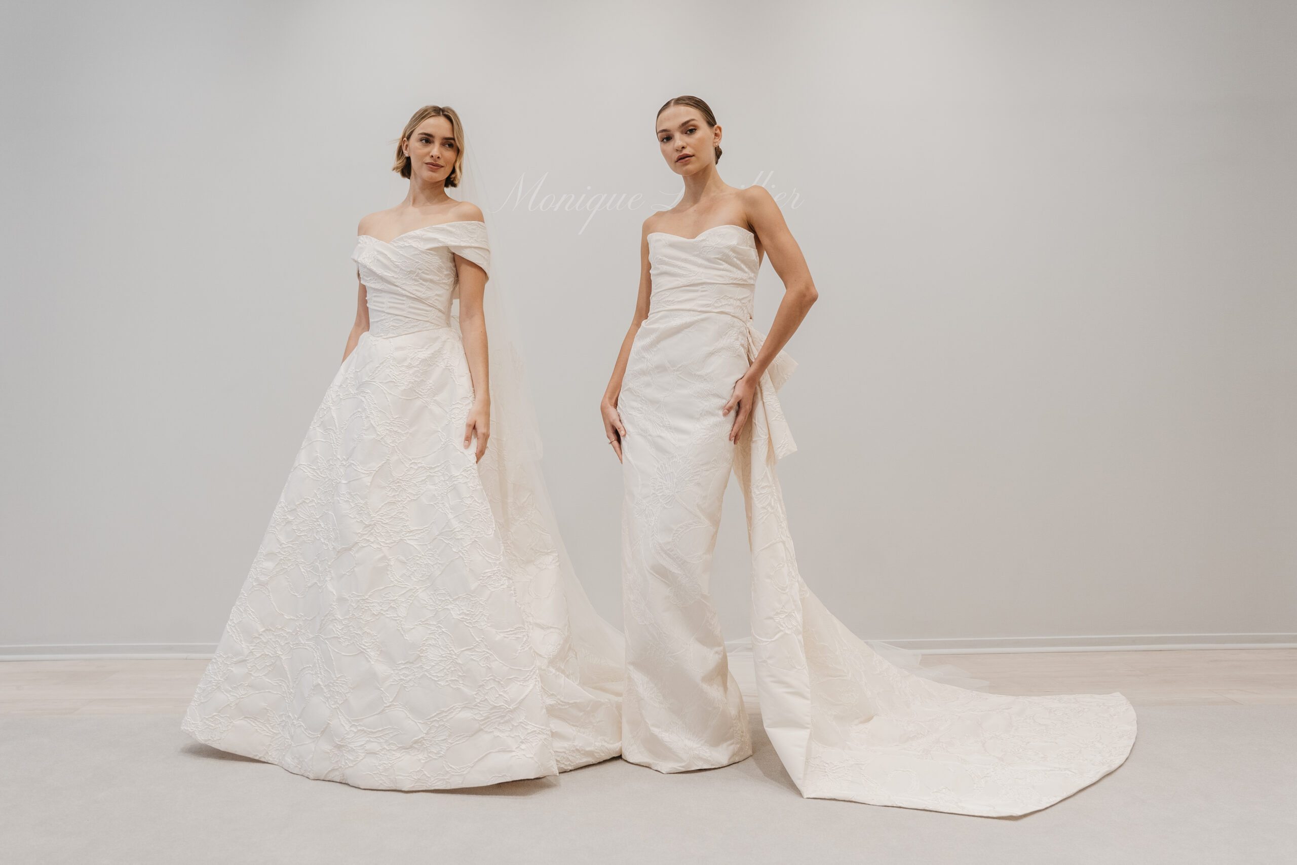 今を彩る最新ウェディングブーケと新作ドレスのおすすめのスタイリングをご紹介