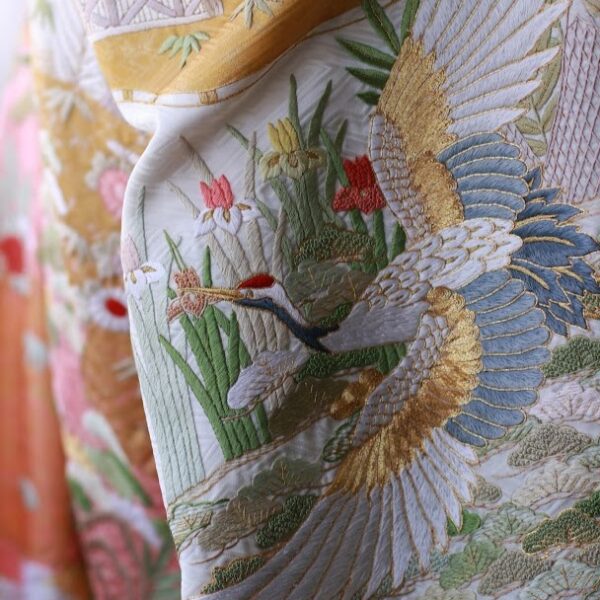 ゲストの記憶に残る伝統の美しさが光る白地の色打掛のご紹介