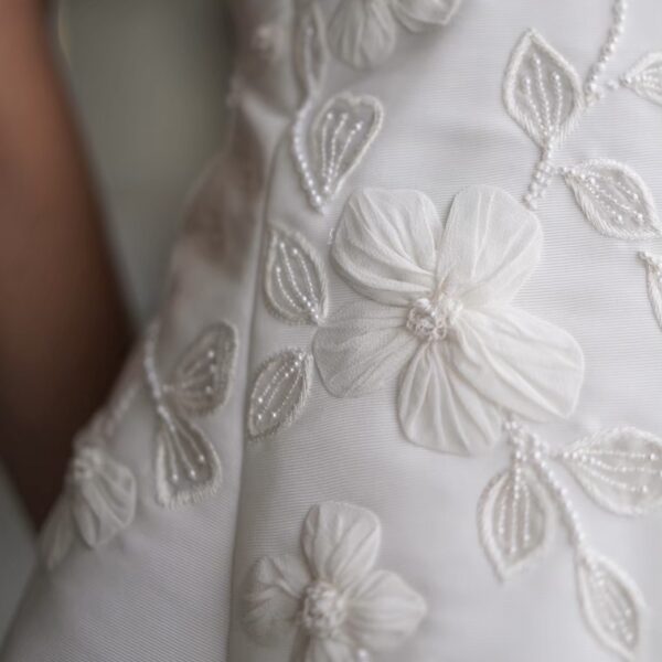 ENAURA（エナウラ）の新作ウェディングドレスのご紹介