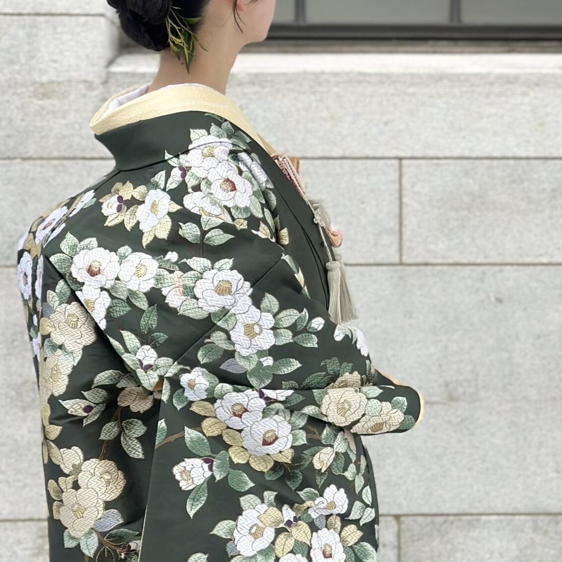名古屋エリアで結婚式を挙げる花嫁におすすめの白椿の色打掛のご紹介