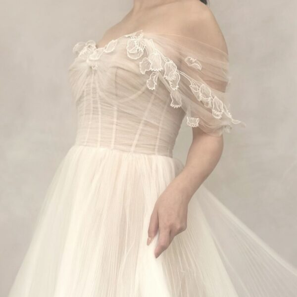 プリーツが美しいOscar de la Renta（オスカー デ ラ レンタ）のウェディングドレスのご紹介