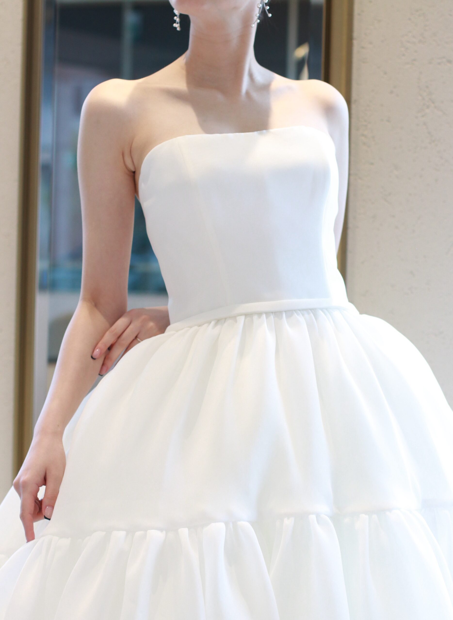 ザマークグランドホテルで結婚式を挙げられる埼玉花嫁におすすめしたいアムサーラのシンプルでモダンかつ洗練された一着