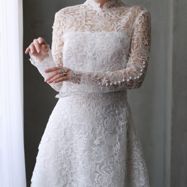 シンプルだからこそ花嫁自身の持つ美しさが引き立たつReem Acra （リーム アクラ）のウェディングドレスのご紹介