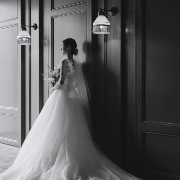 プリンセスラインとマーメイドラインのウェディングドレスで魅せる、上質で洗練された結婚式