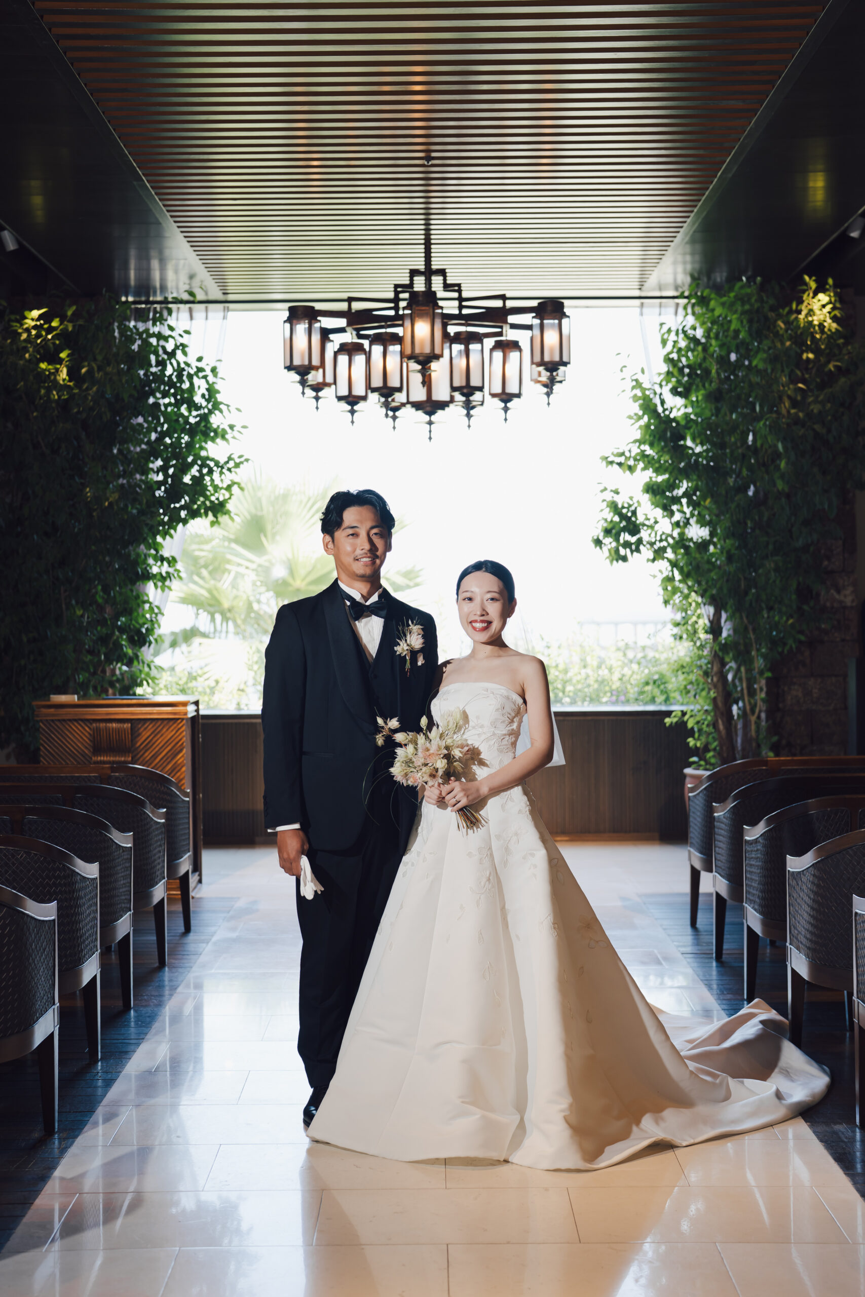 ザ ルイガンズ スパ＆リゾートの専属ドレスショップであるTHE TREAT DRESSINGではお二人の大切な一日の衣裳を心を込めてお手伝いさせていただきます。