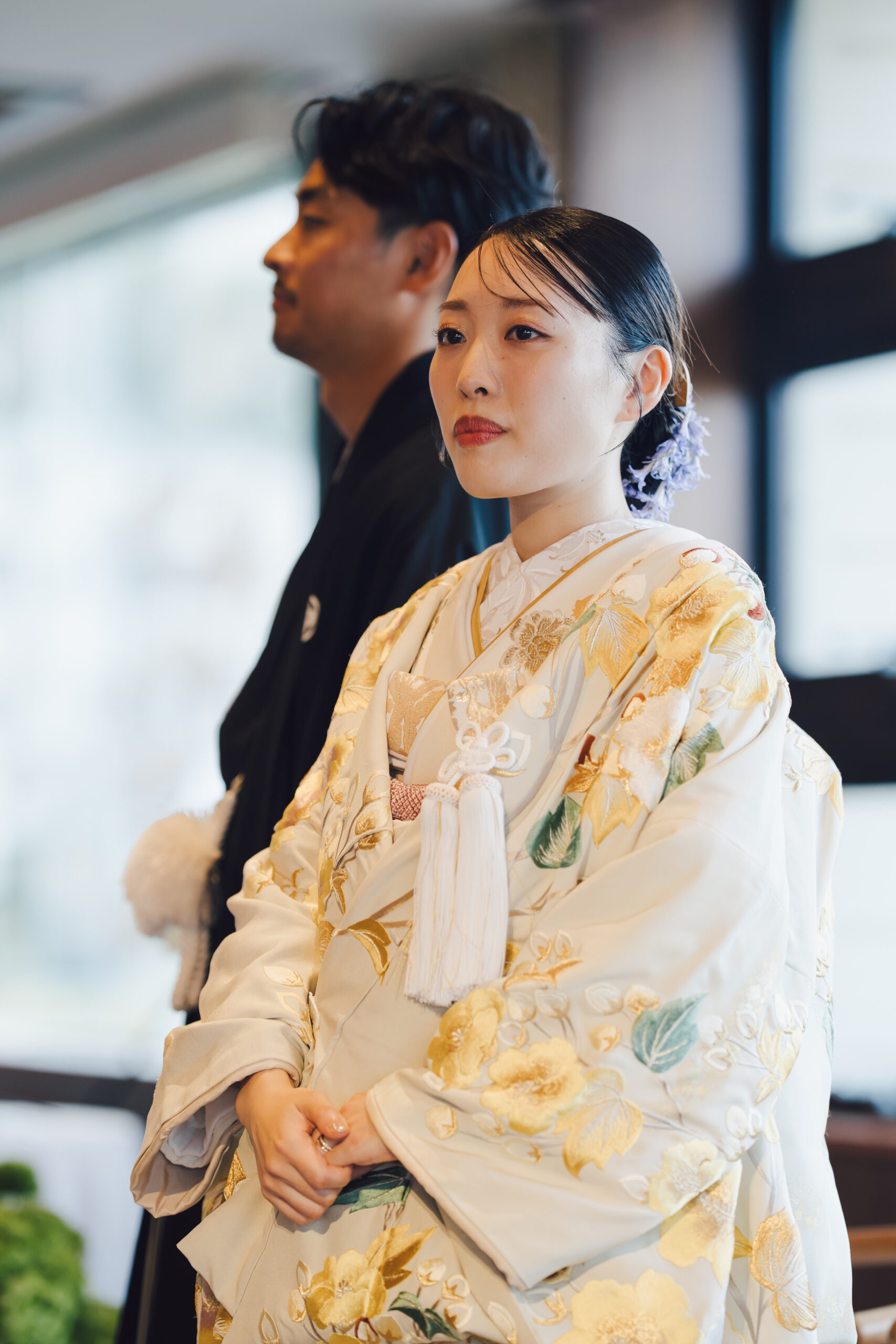 金でまとめていただいた色打掛のコーディネートはますますご新婦様を気品のある印象に仕上げます