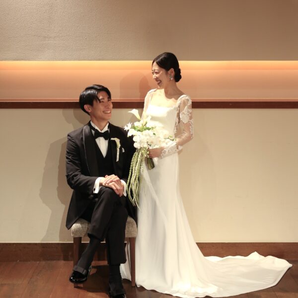 Lela Rose（レラ ローズ）のウェディングドレスと白無垢が紡ぐ、秋のウェディングストーリー