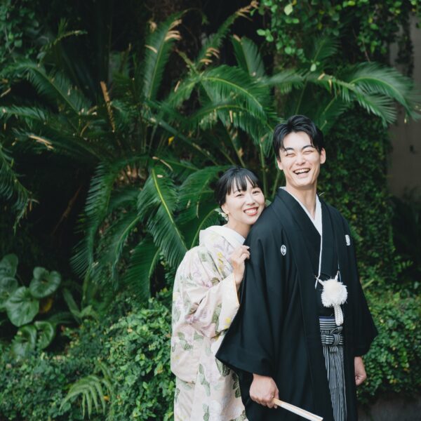 芙蓉の花の色打掛を身に纏う、前撮りでのひととき