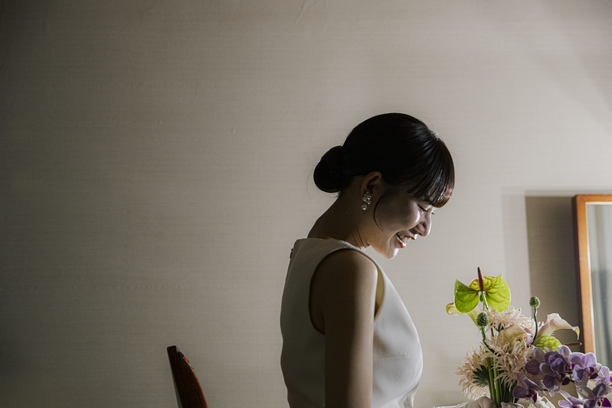 サフィヤのウェディングドレスを着て笑うご新婦様。