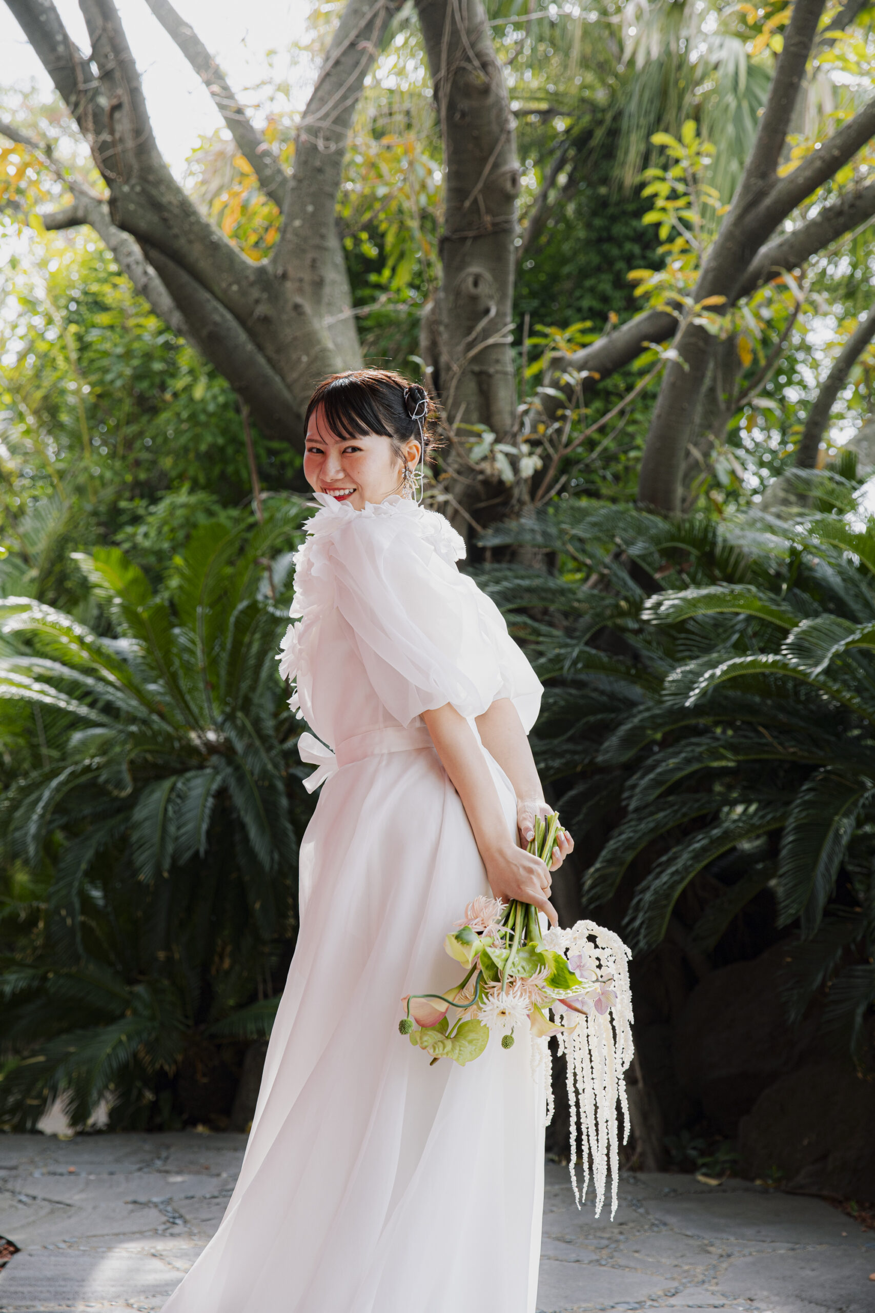 トリート福岡で人気のヴィクター アンド ロルフ マリアージュのウェディングドレスに身を纏うご新婦様。