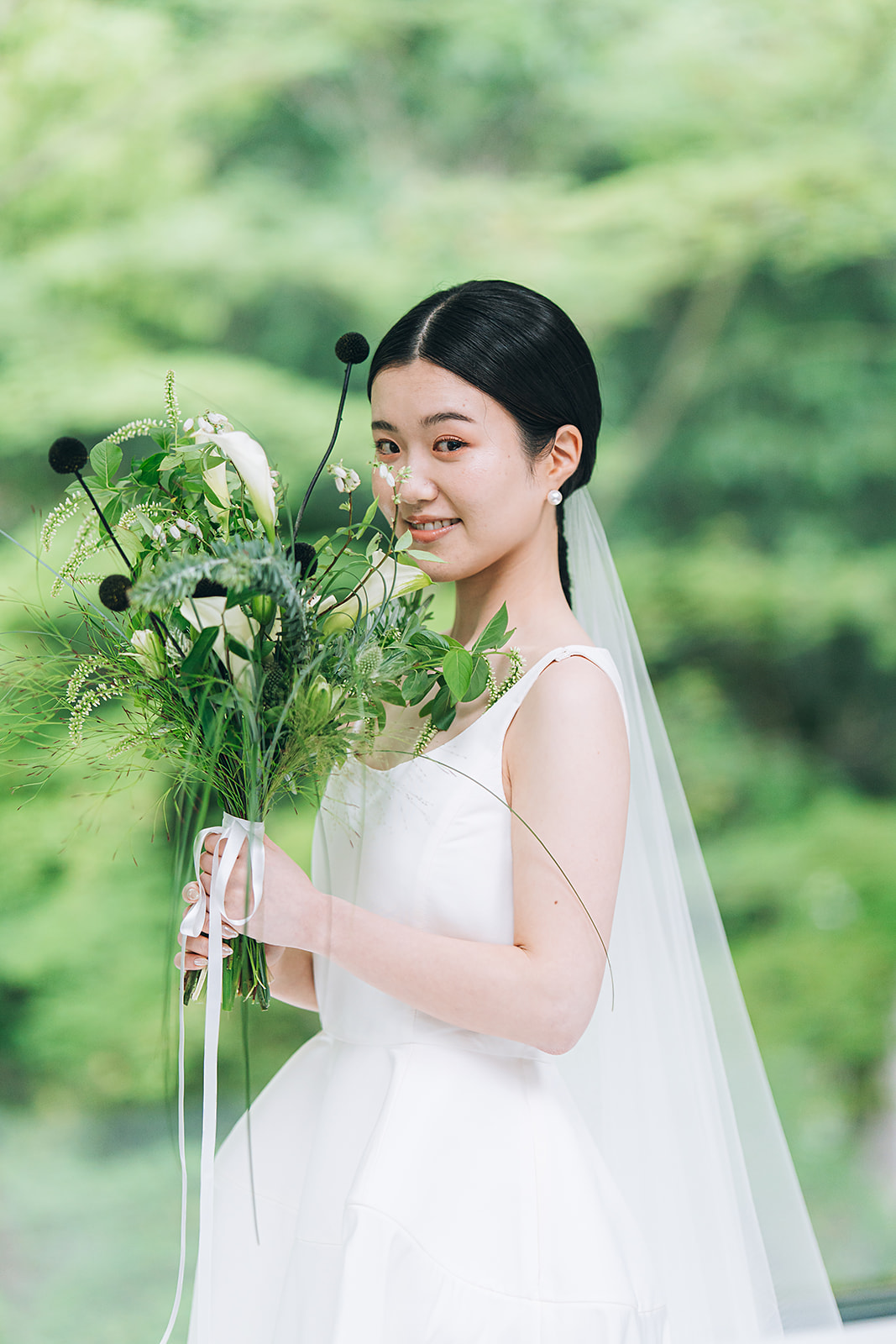 トリートでは花嫁様の魅力を最大限に引き出すことができる運命の一着を会場での雰囲気を大切にご案内させていただいております
