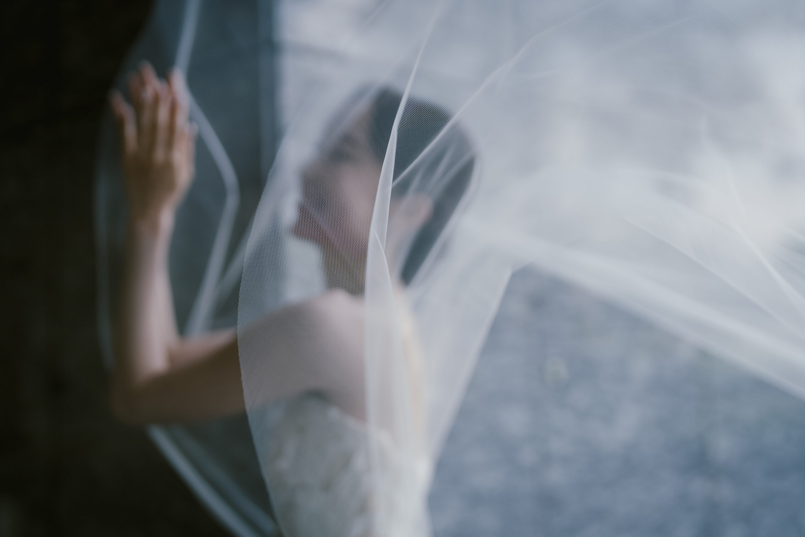 皇居に隣接する上質なラグジュアリーの叶うパレスホテル東京にてトリートのオスカーデラレンタを纏って結婚式上げられたご新婦様のご紹介
